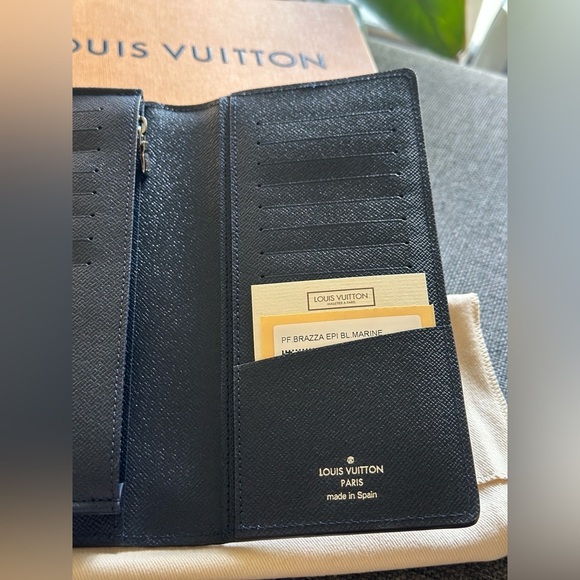 NEW Louis Vuitton Brazza Wallet in Marine Color - Picture 6 of 12